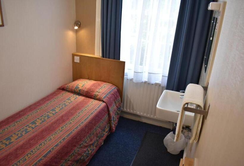 Отель Macdonald