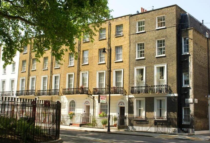 Отель Macdonald