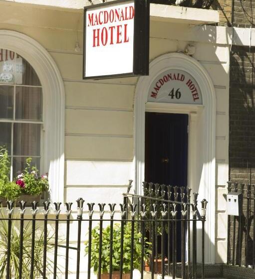 Отель Macdonald
