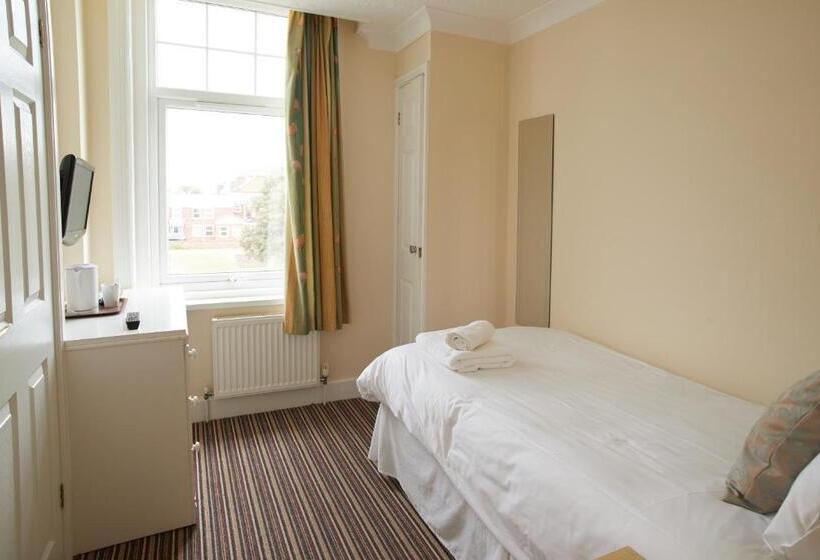 Отель Marine Lodge