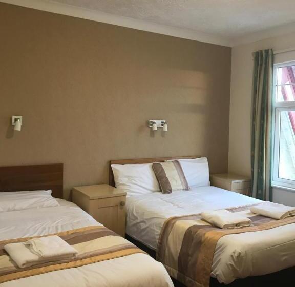 Отель Marine Lodge