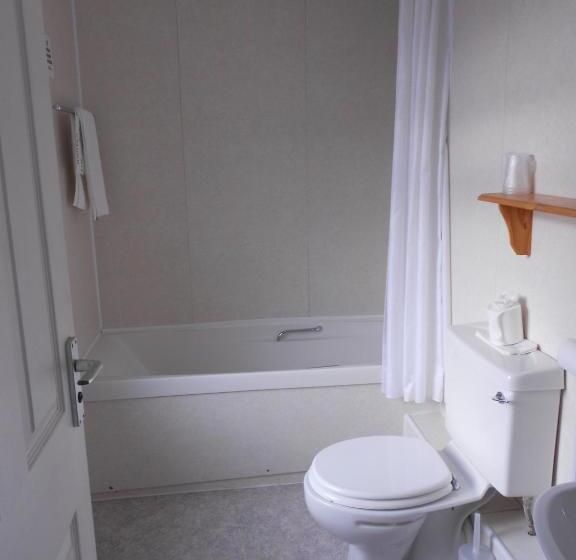 Отель Marine Lodge