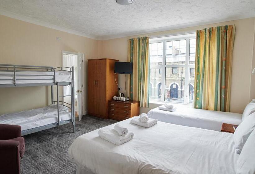 Отель Marine Lodge