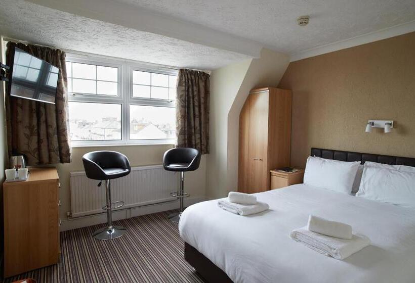 Отель Marine Lodge