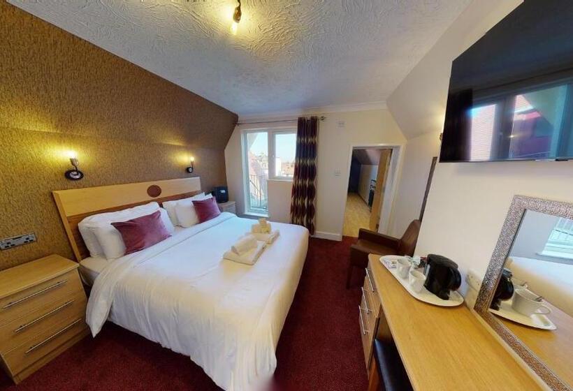 Отель Marine Lodge