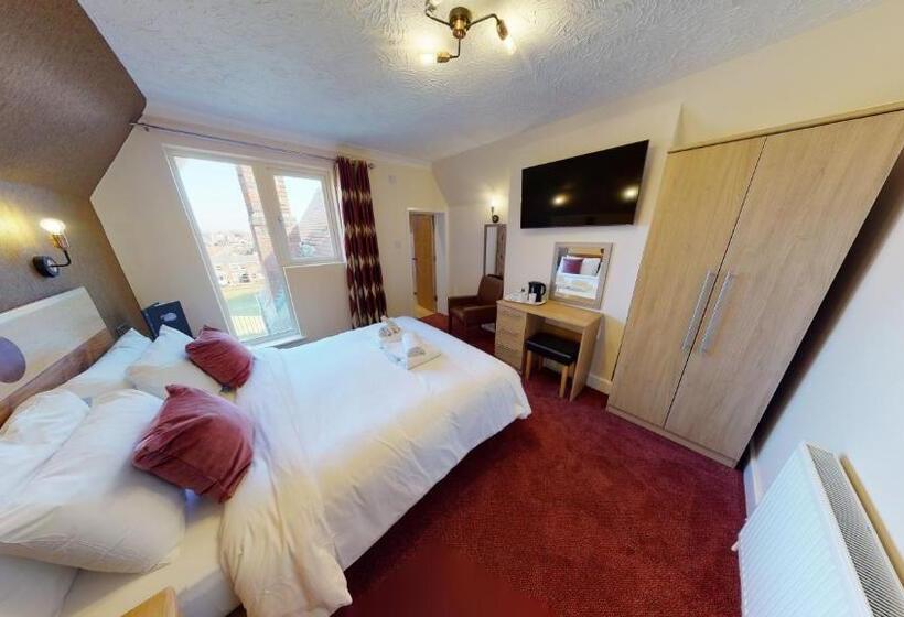 Отель Marine Lodge