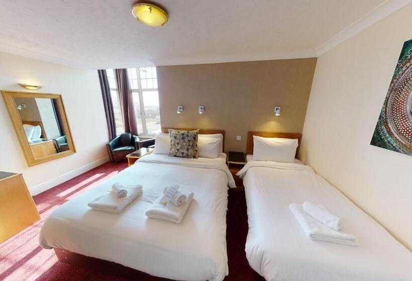 Отель Marine Lodge