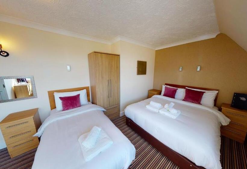 Отель Marine Lodge