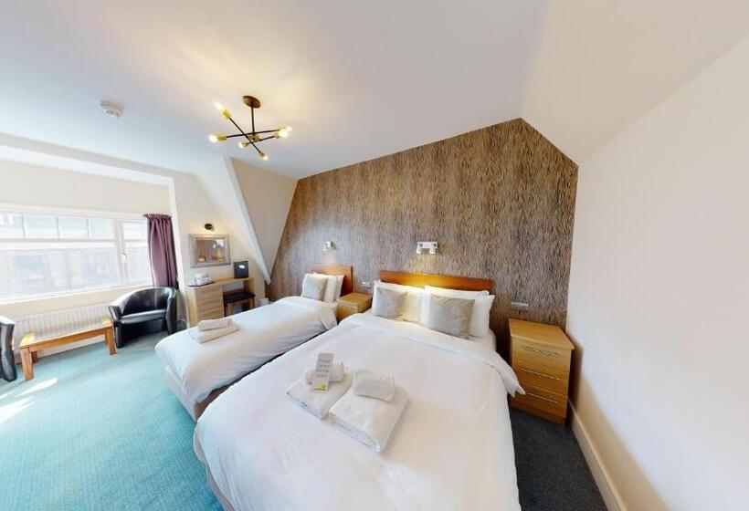 Отель Marine Lodge