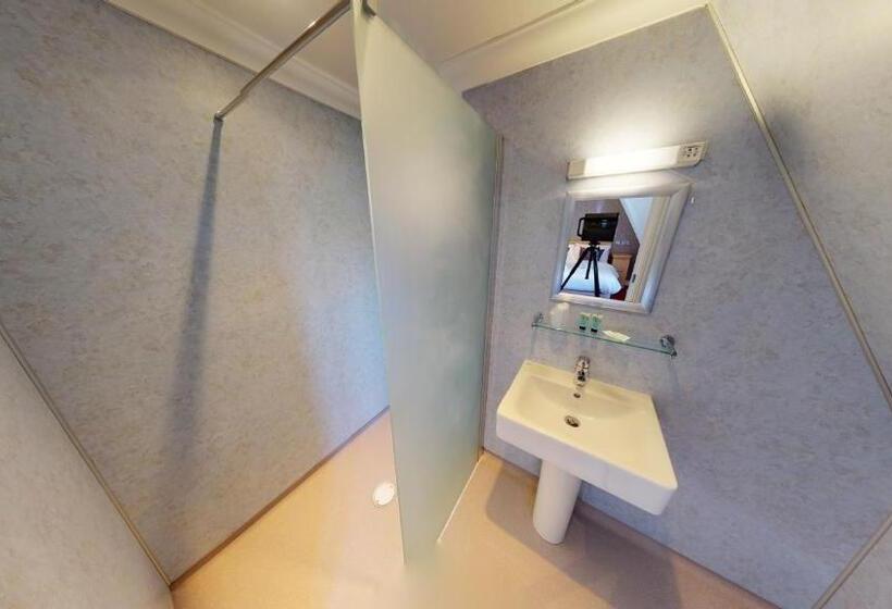 Отель Marine Lodge