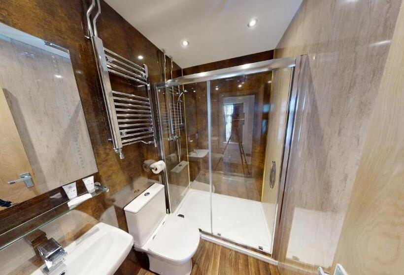 Отель Marine Lodge