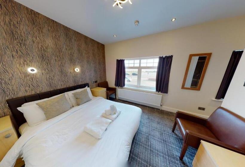 Отель Marine Lodge