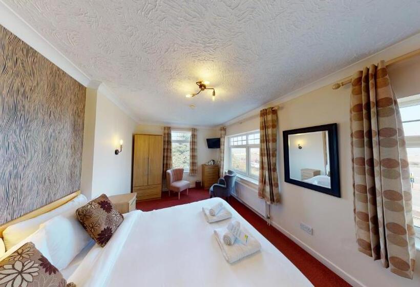 Отель Marine Lodge