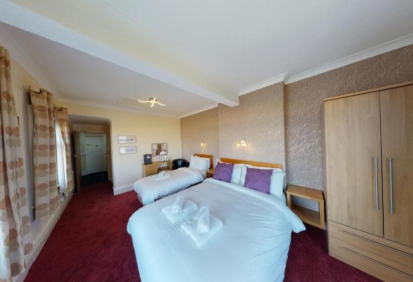 Отель Marine Lodge