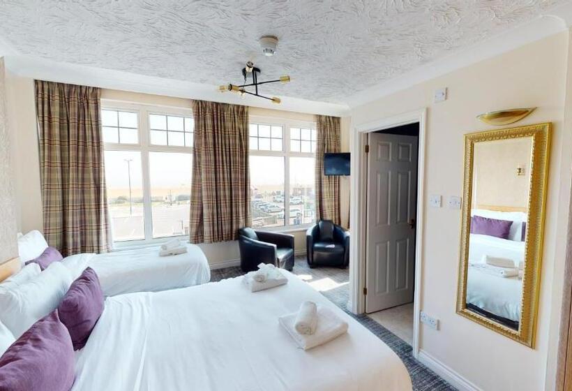 Отель Marine Lodge