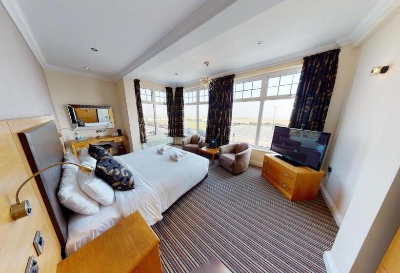 Отель Marine Lodge