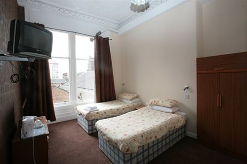 בית מלון כפרי Mclays Guest House