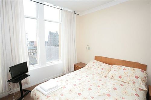 ホテル Mclays Guest House