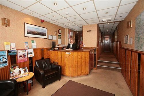 בית מלון כפרי Mclays Guest House