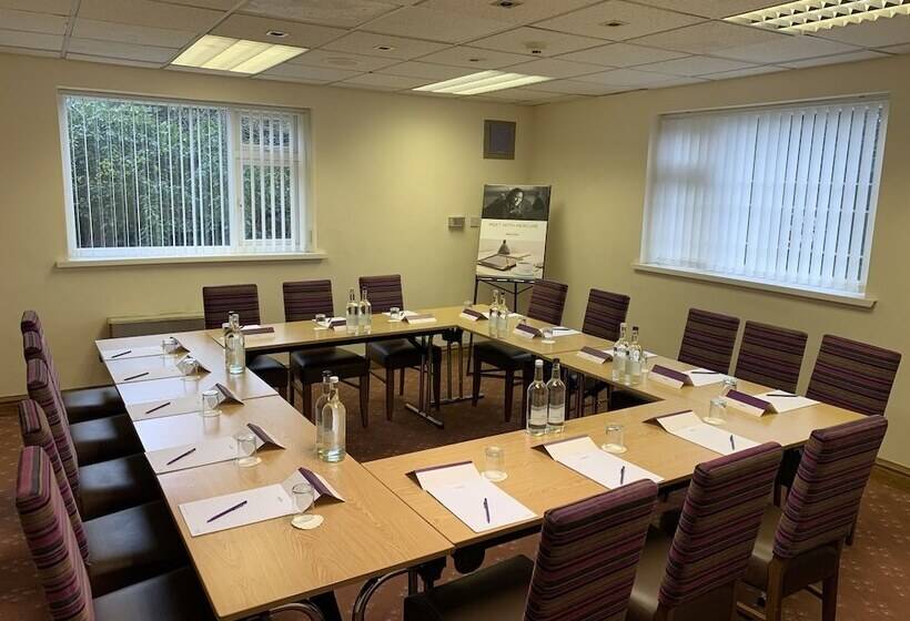 Отель Mercure Chester North Woodhey House