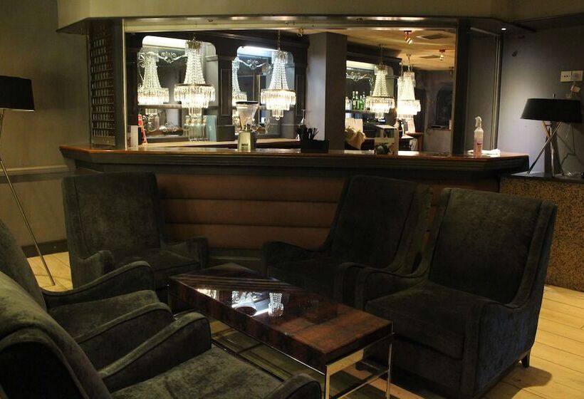 Отель Mercure Chester North Woodhey House