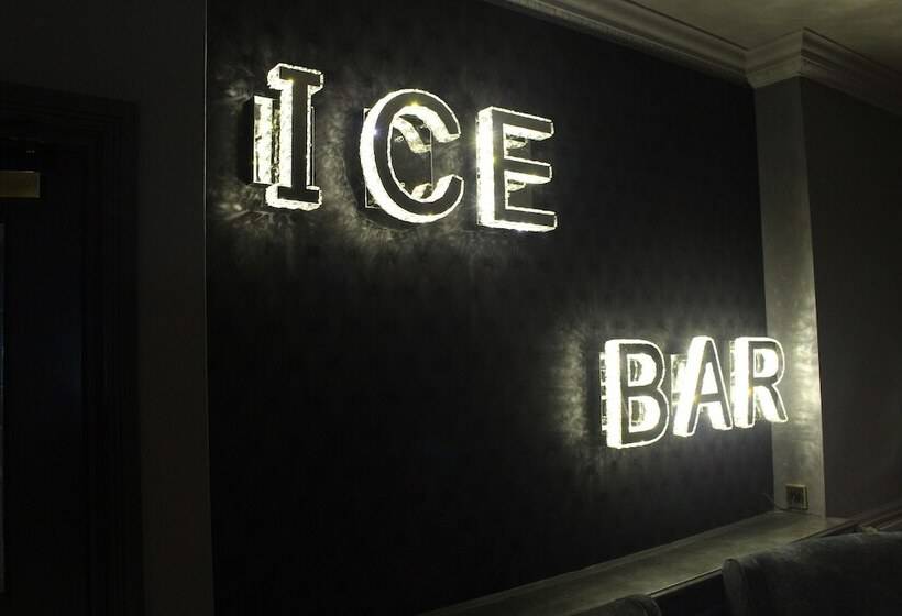 Отель Mercure Chester North Woodhey House