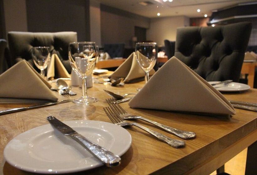 Отель Mercure Chester North Woodhey House