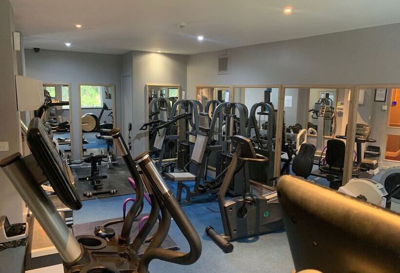 Отель Mercure Chester North Woodhey House