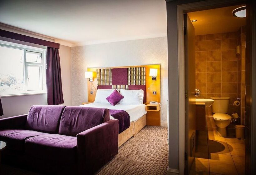 Отель Mercure Chester North Woodhey House