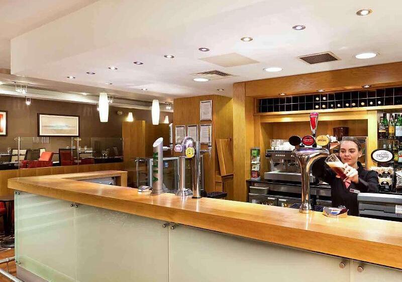 בית מלון כפרי Mercure Glasgow City