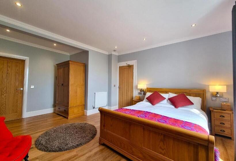 Отель Min Y Don Llandudno