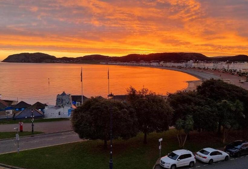 Отель Min Y Don Llandudno