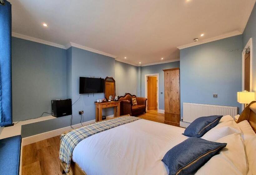 Отель Min Y Don Llandudno