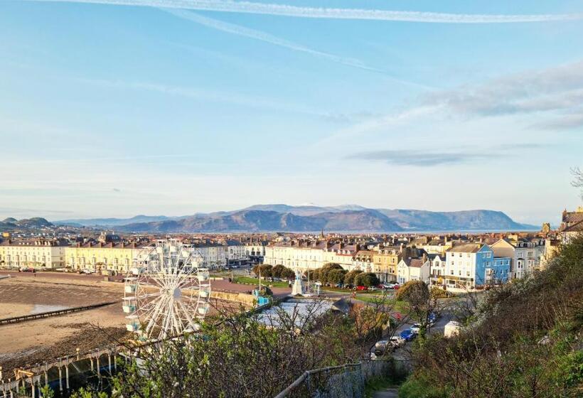 Отель Min Y Don Llandudno