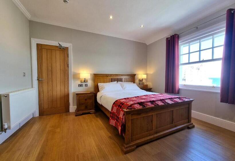 Отель Min Y Don Llandudno