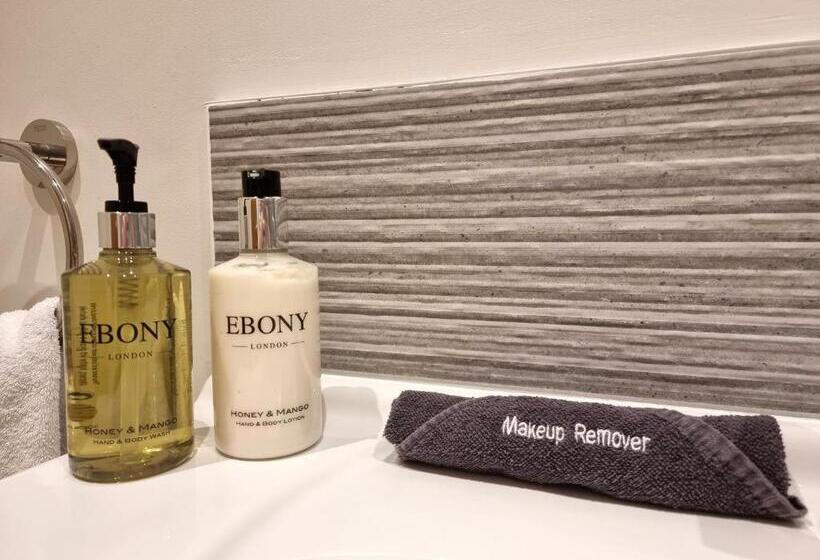 Отель Min Y Don Llandudno