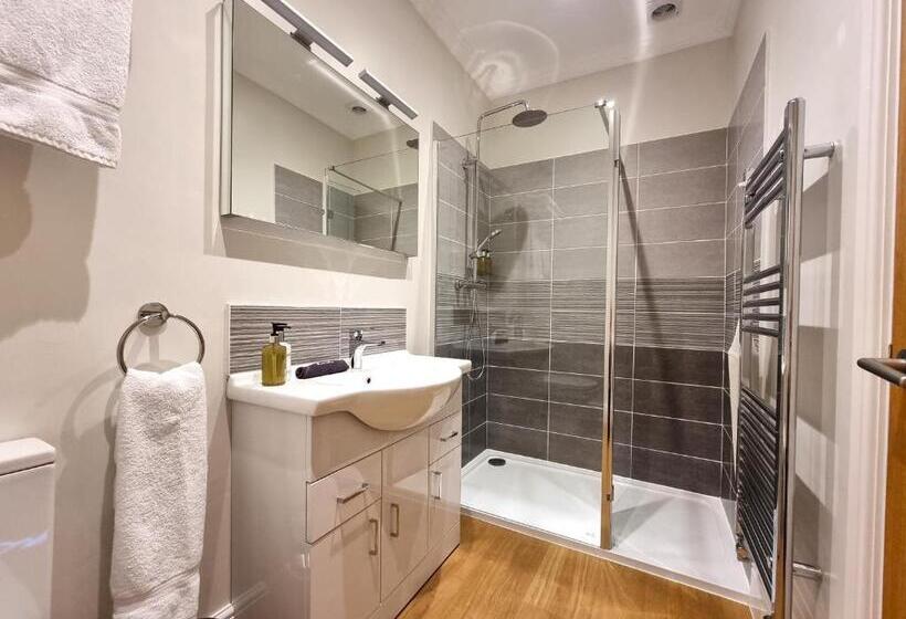 Отель Min Y Don Llandudno