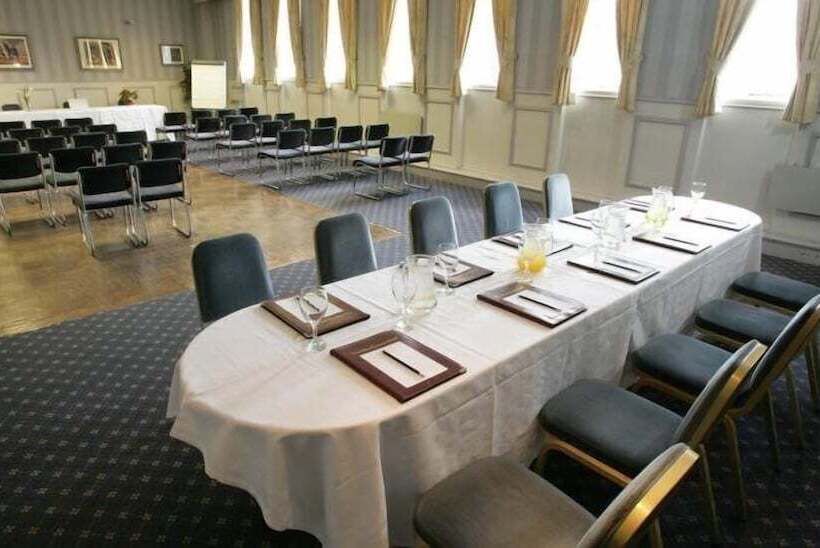 בית מלון כפרי The New County