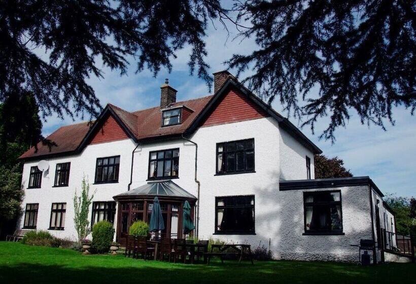 בית מלון כפרי The Nyton Guesthouse