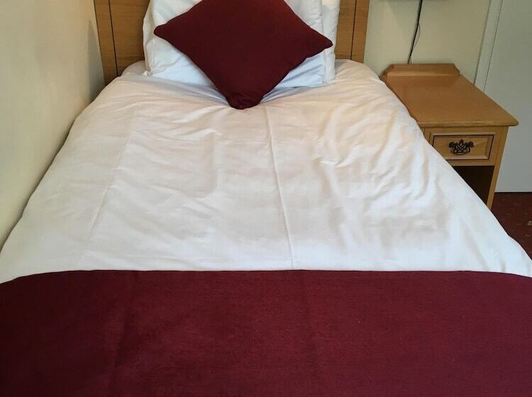 בית מלון כפרי The Nyton Guesthouse