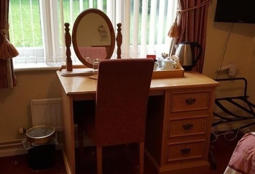 בית מלון כפרי The Nyton Guesthouse