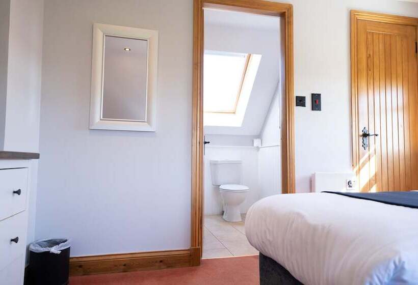 فندق Oak Tree Inn