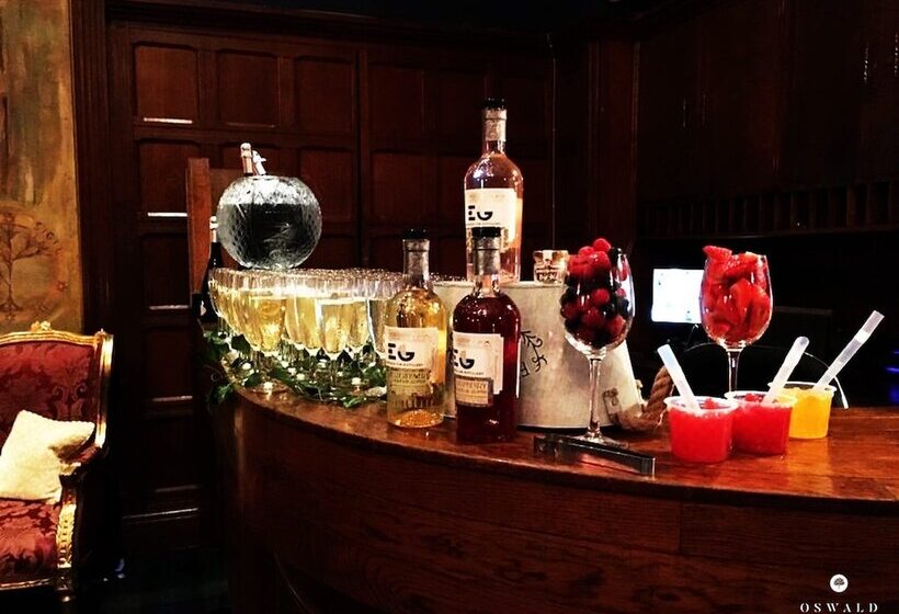 Отель Oswald House