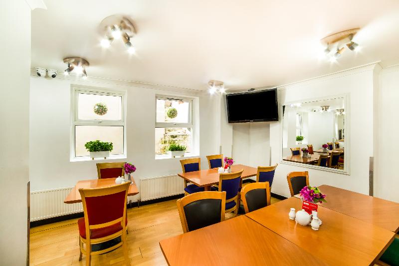 ホテル OYO Townhouse New England Victoria