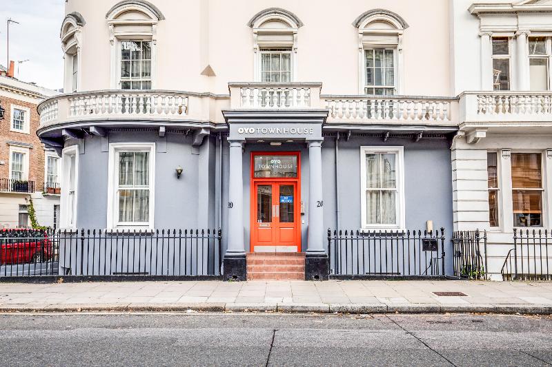 ホテル OYO Townhouse New England Victoria