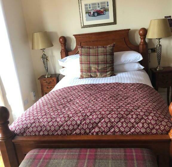 Отель Redcliffe