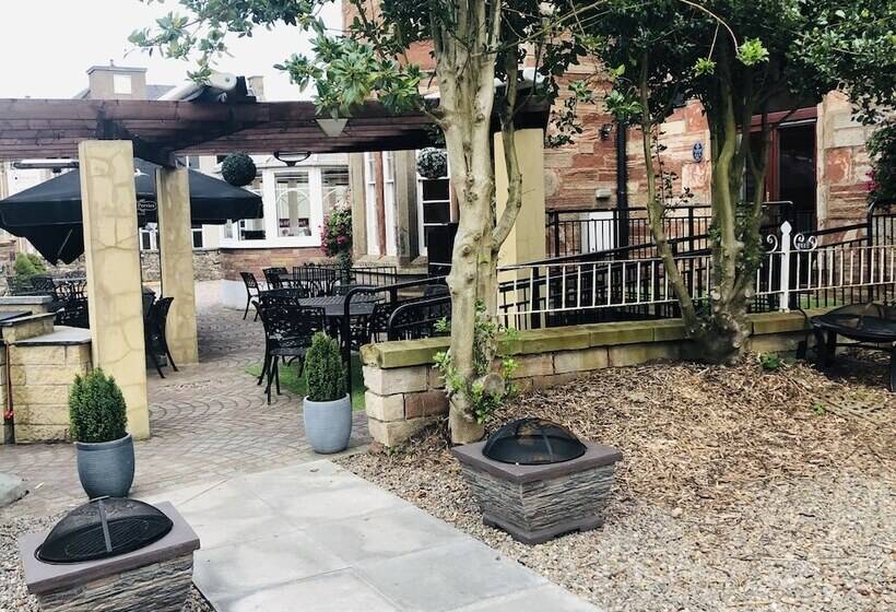 Отель Redcliffe