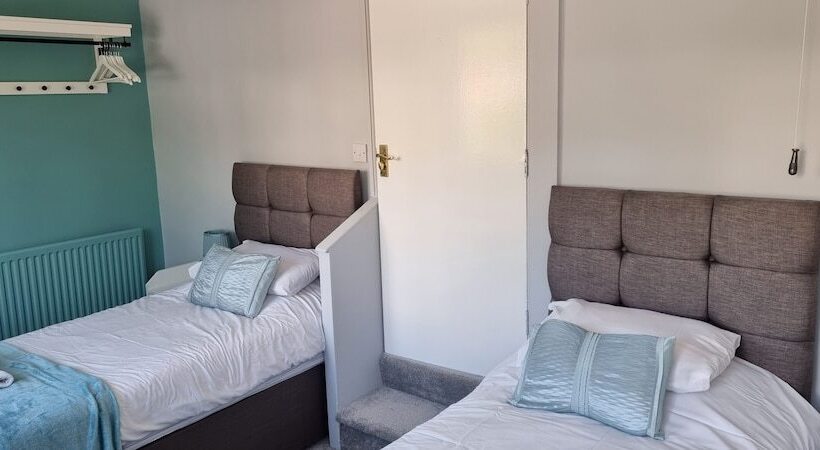 בית מלון כפרי Rowcroft Lodge