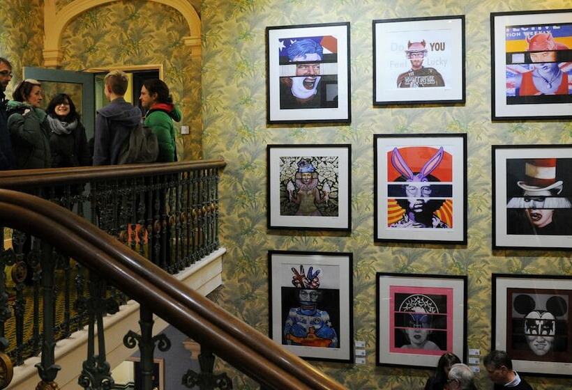 בית מלון כפרי The Royal Highland