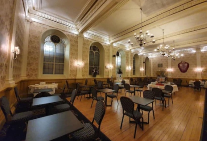 בית מלון כפרי The Royal Highland